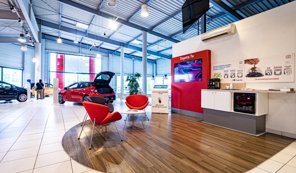 MEDIA6-360-TOYOTA-CONCEPT-DESIGN-AUTOMOBILE-CONCESSION-RETAIL-AGENCE